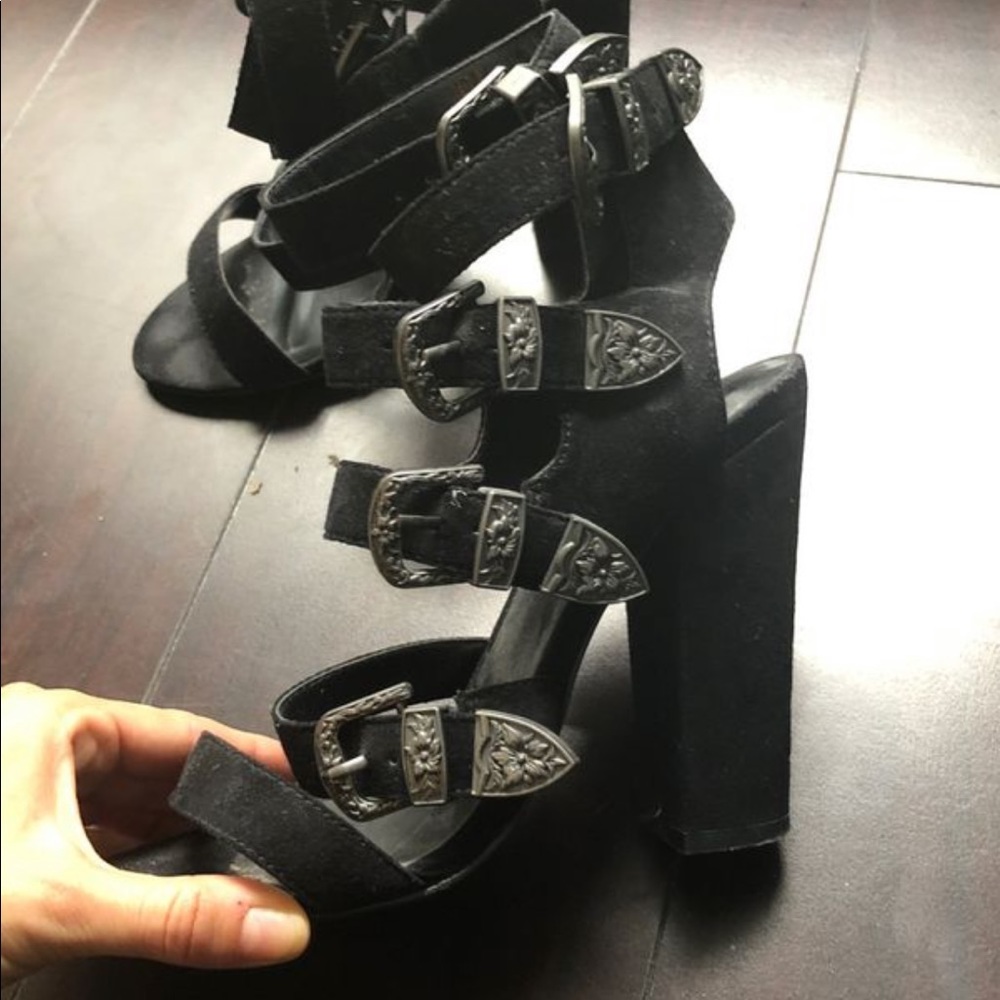 Nice heels with buckles